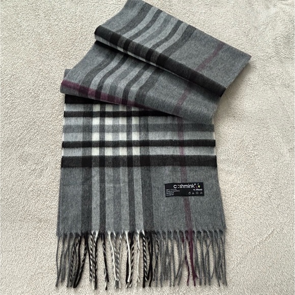 Cashmink V Fraas Karo Soft Woven Plaid Scarf. 100% Acrylic. Women’s OS - NWOT. - Picture 5 of 10